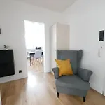 69 M², Zentral, Balkon, Stilvoll شقة *