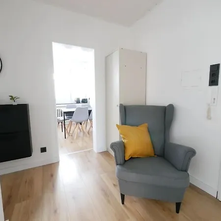69 M², Zentral, Balkon, Stilvoll アパート *